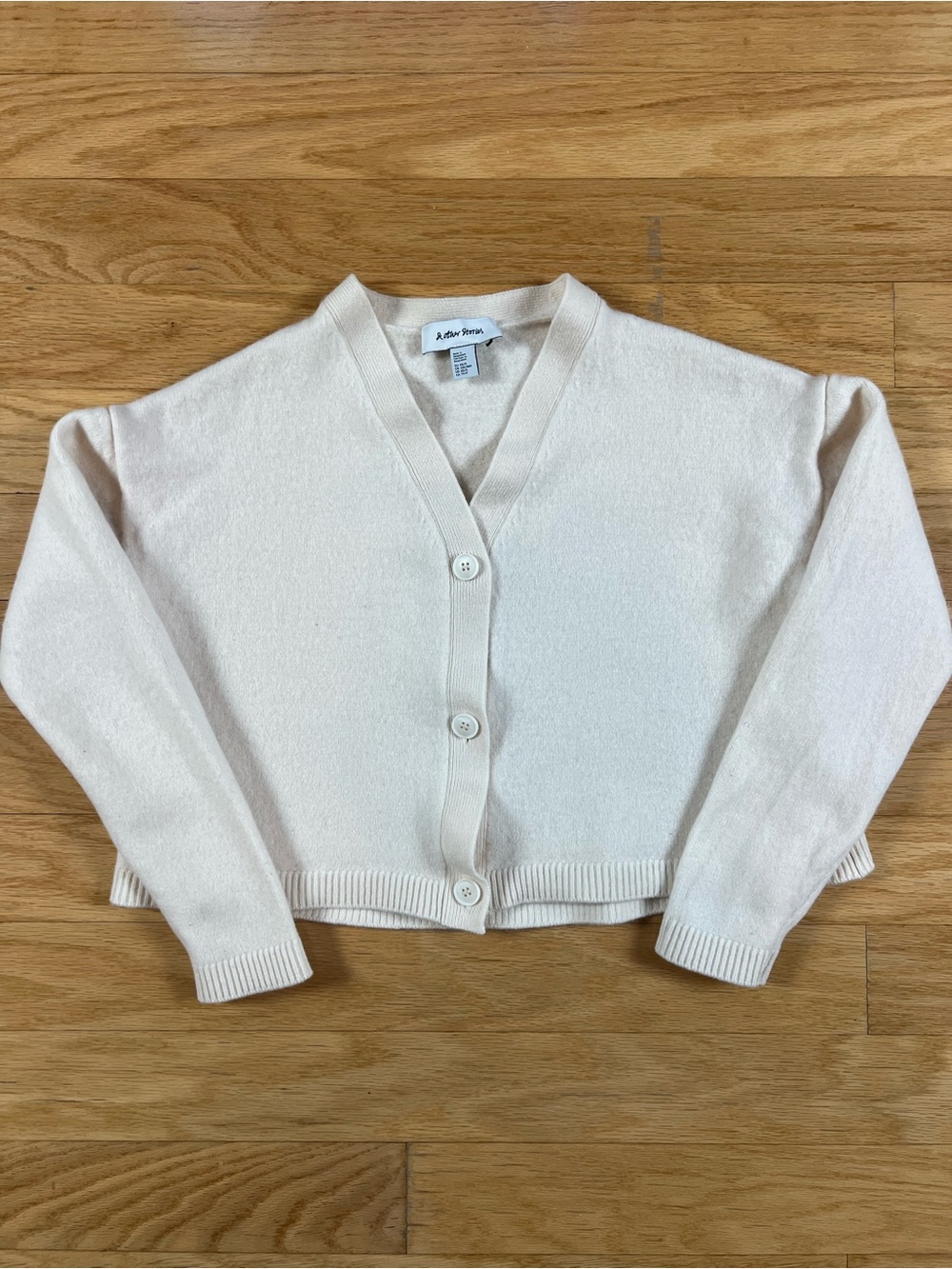 & Other Stories 100% Wool Relaxed Cropped V-Neck Cardigan in Cream XS - Picture 3 of 11